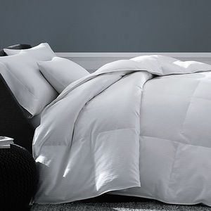 Twin size goose feather comforter